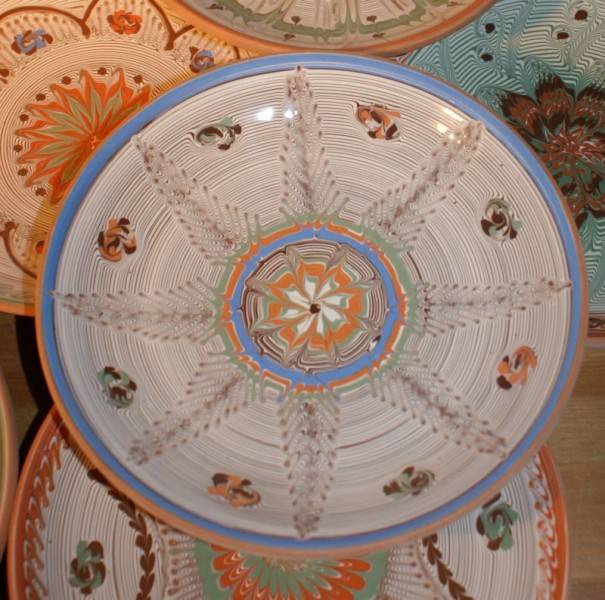 Farfurie cu modele traditionale romanesti de la Horezu 21 cm, cal I